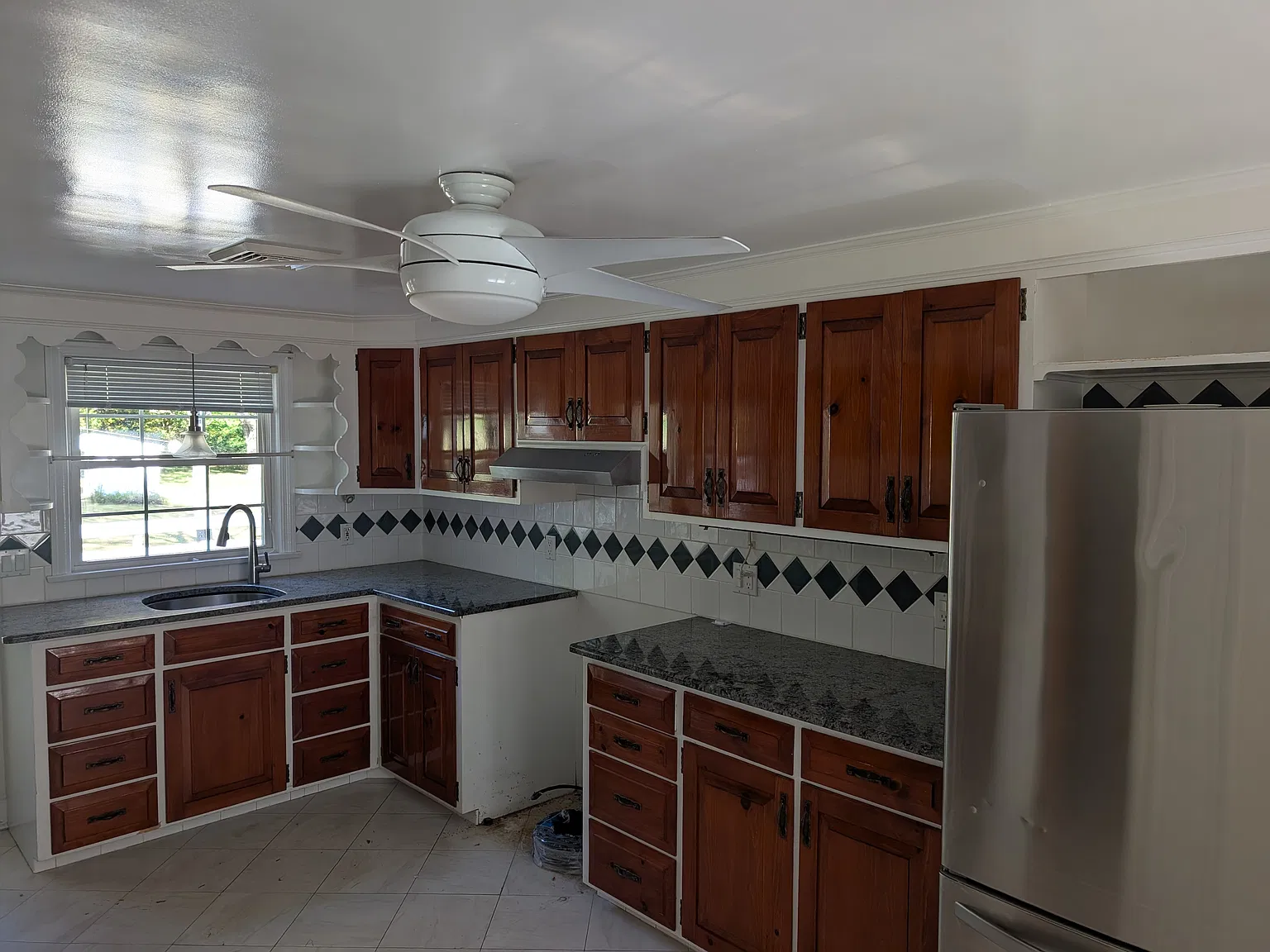 3 bed, 1338 sqft, $3,400 — Photo 3