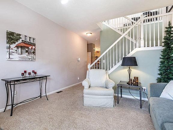 5th image of 708 Wilke Pl