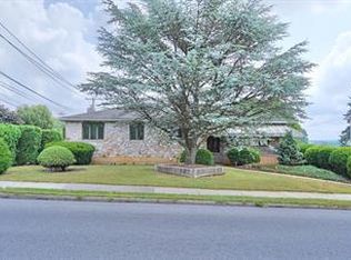 1043 N 12th St, Allentown, PA 18102