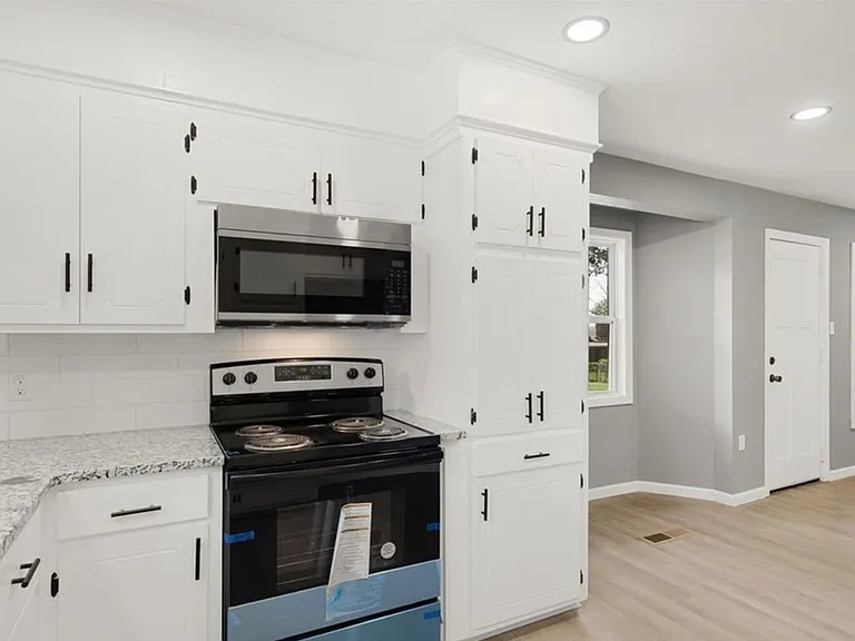 2108 Boston St — Photo 13