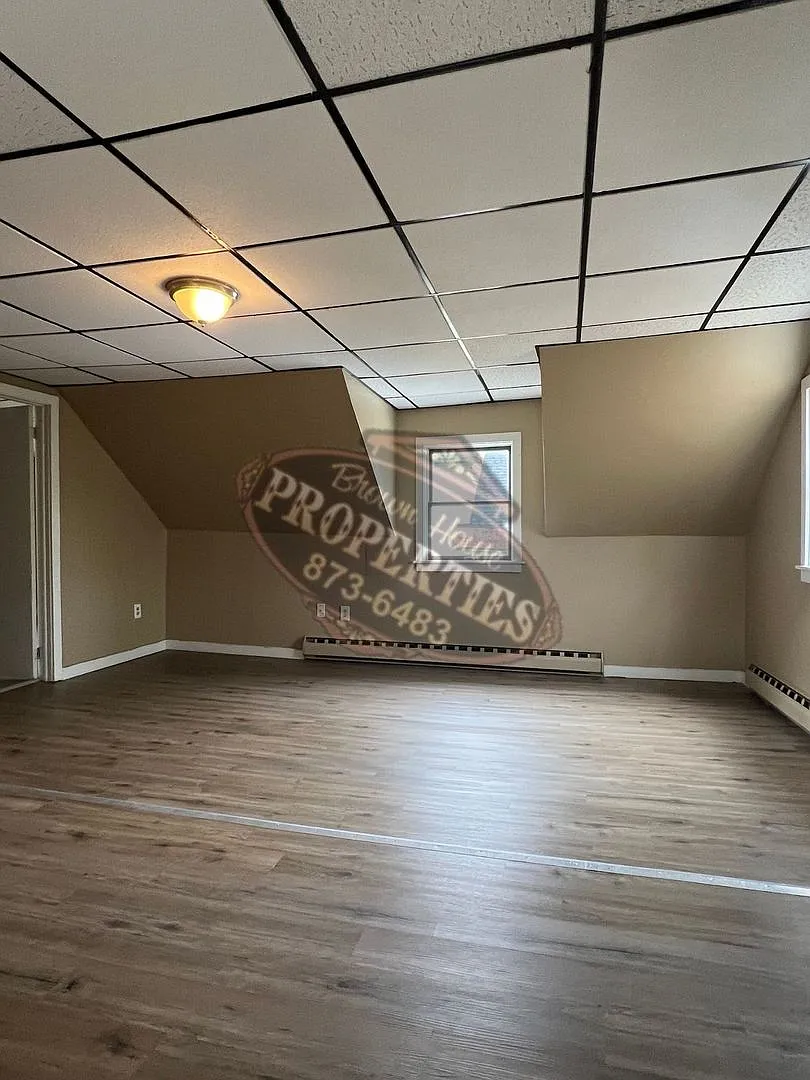 12 Oak — Photo 1