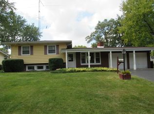 13 S Bereman Rd, Montgomery, IL 60538