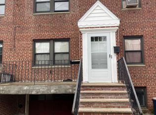 40-12 209th St, Bayside, NY 11361