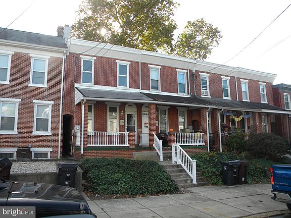 3rd image of 1604 W 10th St