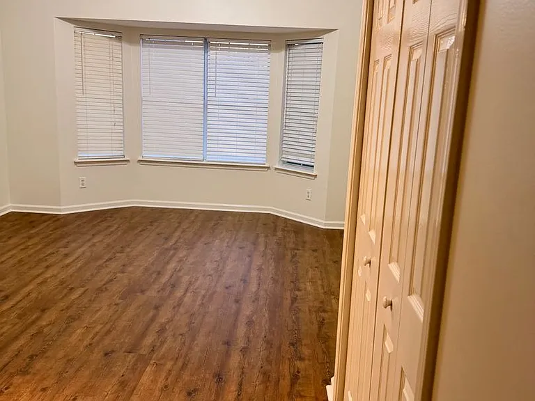 8617 Inverness Dr — Photo 5