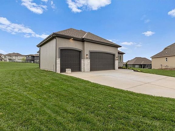 3rd image of 4287 Lake Shore Ct