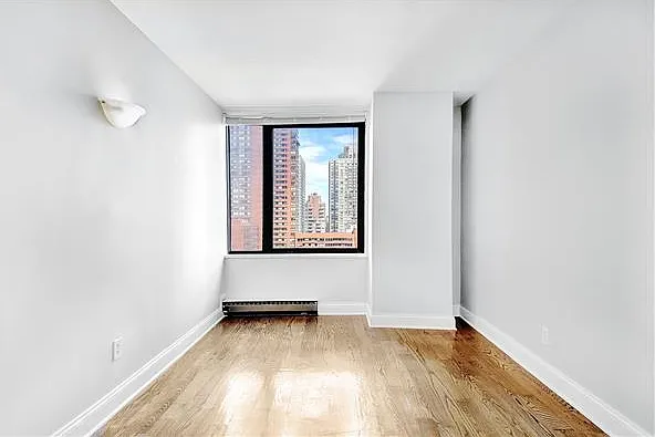 1641 3rd Ave #11G — Photo 5