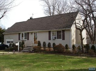 302 W Main St, Bergenfield, NJ 07621
