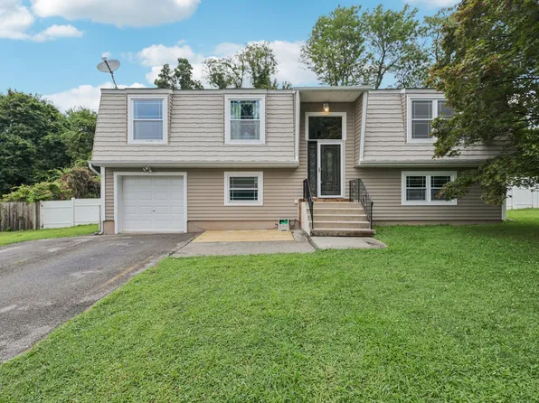 510 Macnary Road, New Windsor, NY 12553