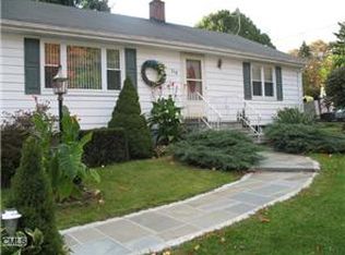 298 Shepard Ave, Hamden, CT 06514
