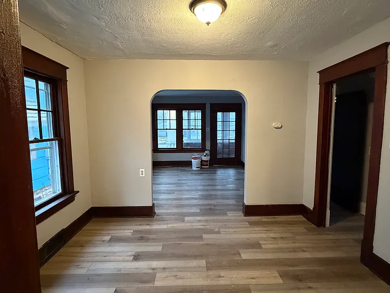1715 North Ave — Photo 2