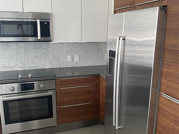 5th image of 601 NE 27th St APT 1107
