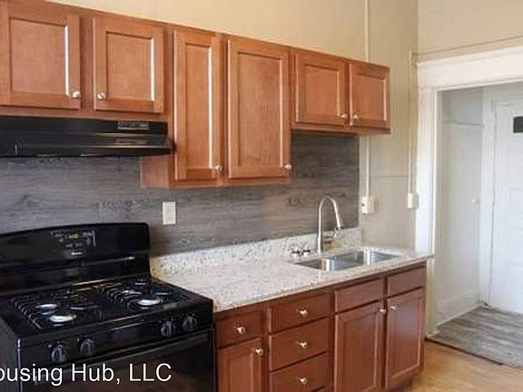 3rd image of 296 Bates Ave APT 9