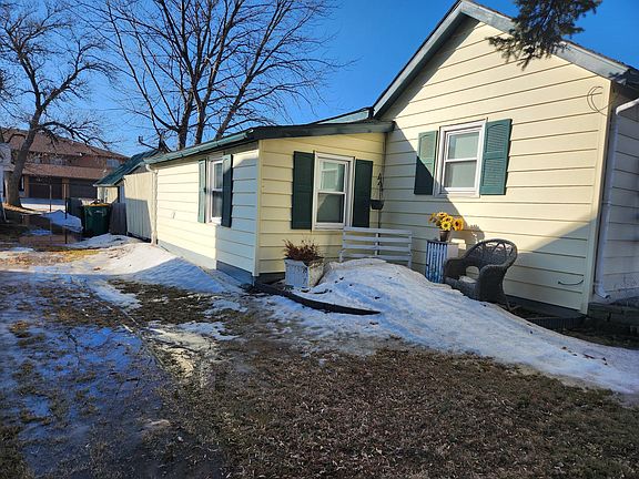 5th image of 202 Langer Ave S