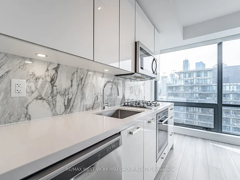 458 Richmond St W #806 — Photo 11