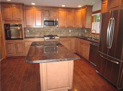 5th image of 3715 Kanawha Ave
