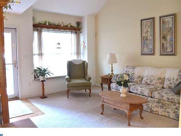 4th image of 622 Kendall Dr