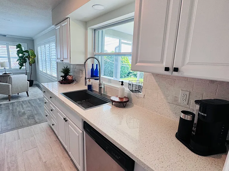 13926 Sunset Dr — Photo 7