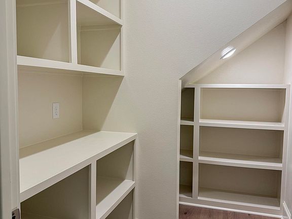 5th image of 1670 Southwinds Dr