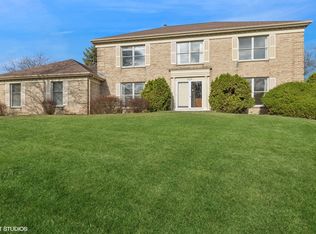226 Deer Ln, Dundee, IL 60118