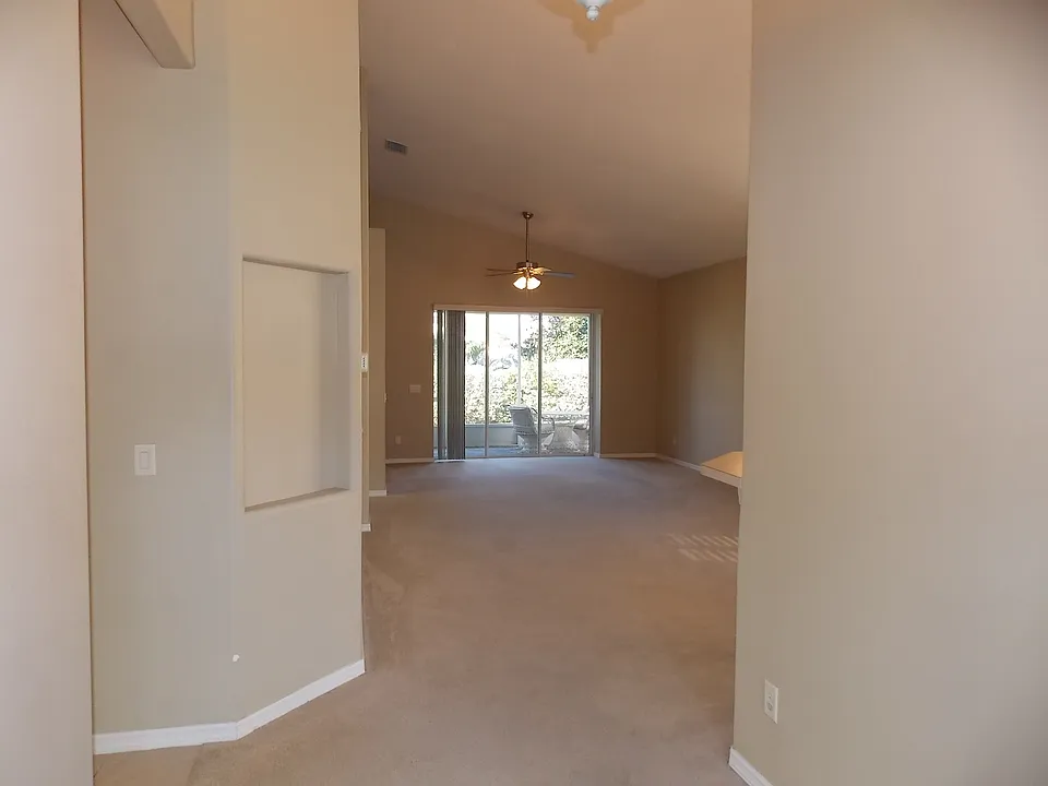 881 W Silver Meadow Loop