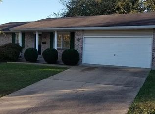 4 Lexington Ln, Washington, MO 63090