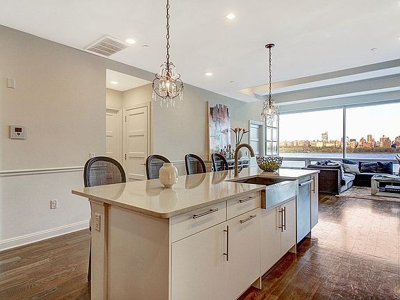 3rd image of 9 Somerset Ln Unit 508-509