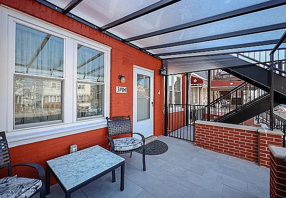 2nd image of 3704 Lyme Ave