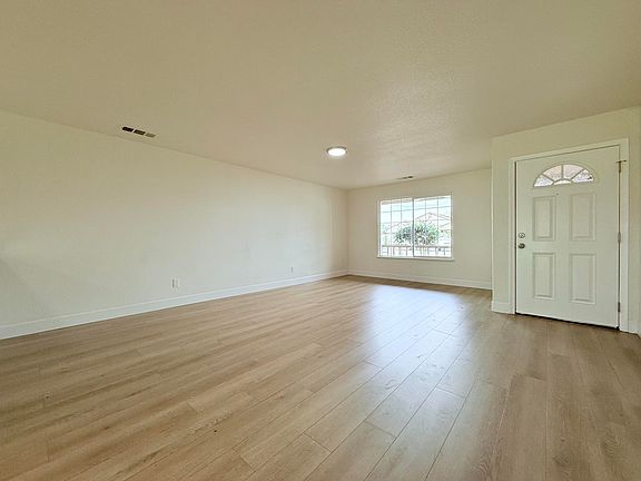 5th image of 429 S Sacramento Street