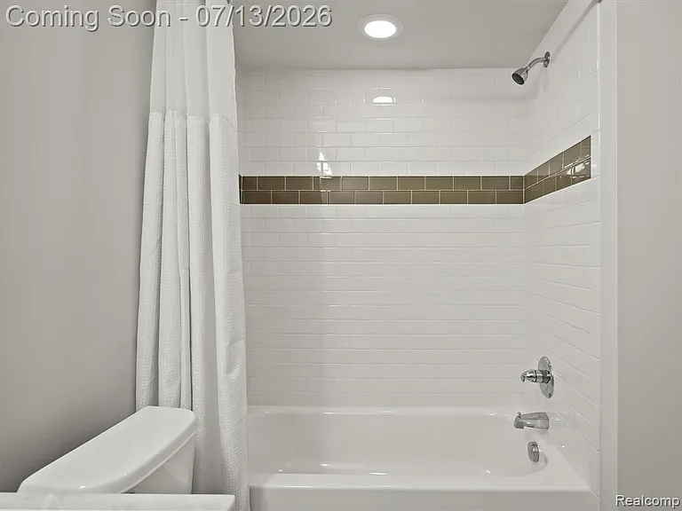 1049 Chapin Ave — Photo 37