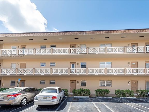 3rd image of 5051 W Oakland Park Blvd #105