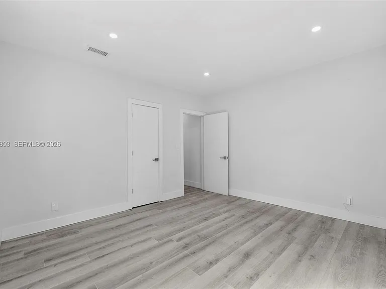 1262 SW 15th Ter — Photo 20