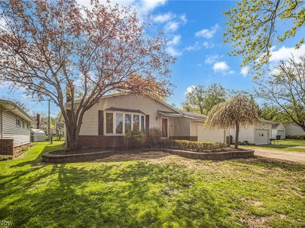 1243 Haverston Rd, Lyndhurst, OH 44124