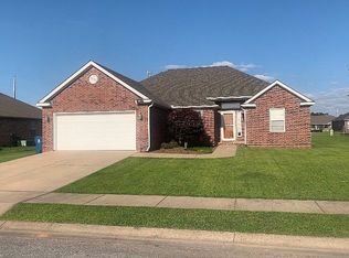 448 Red Oak St, Gentry, AR 72734