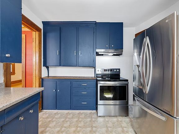 5th image of 130 Dunning Ave