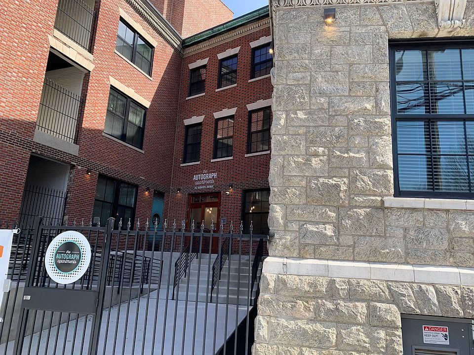 1st image of 212 W Roberts Ave #201