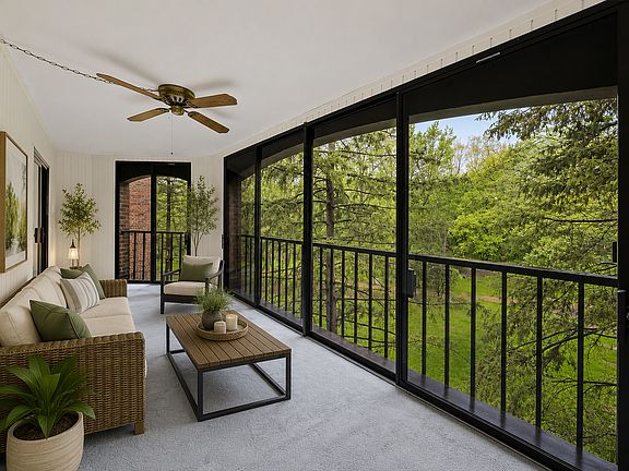 3rd image of 6051 Laurel Ave APT 207