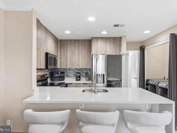 7930 Calvary Ct, Manassas, VA 20109