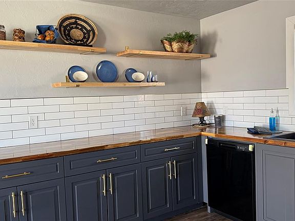 2nd image of 1206 Monroe Dr