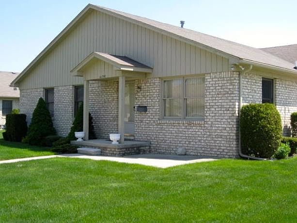 1st image of 41790 King Edward Ct Building 15