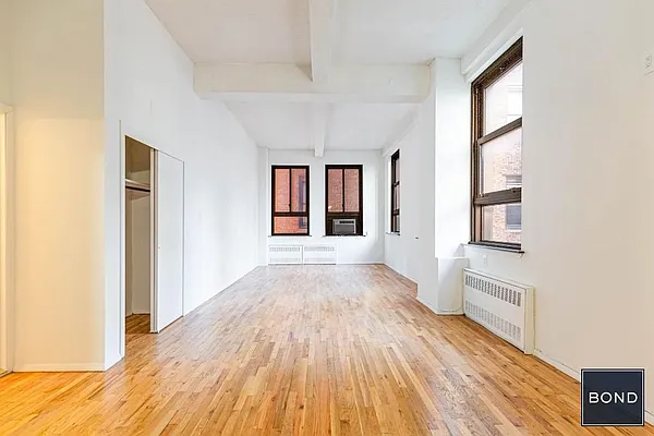 Rented by Bond New York | media 13