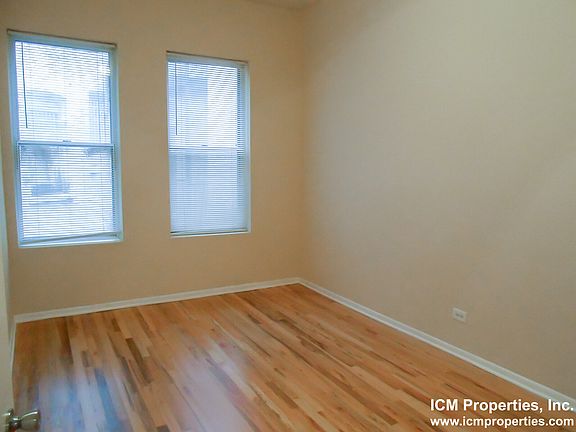 3rd image of 2517 N Lincoln Ave #C2