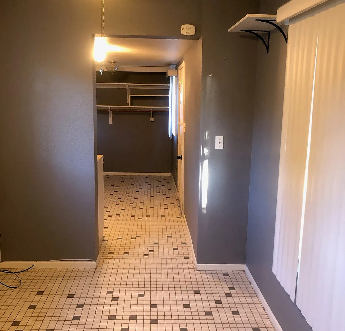 Studio, 300 sqft, $1,600 — Photo 4