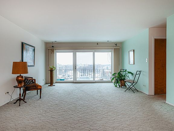 4th image of 235 Marengo Ave #7GN