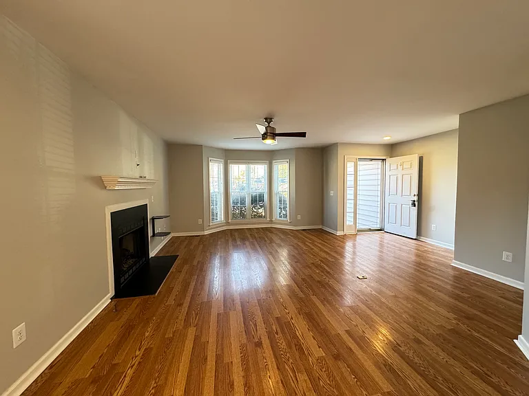 5209 Moss Hill Dr — Photo 4