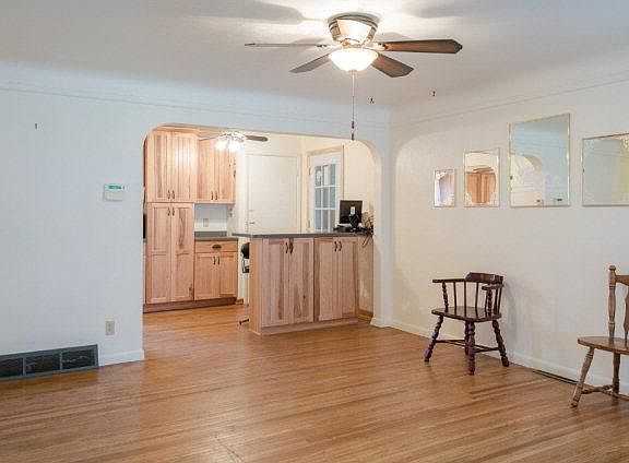 4th image of 1427 Lascerne Cir S