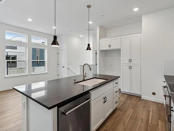 Open Kitchen
