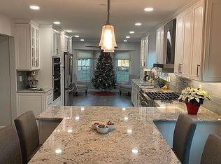 5422 Tree Line Dr, Centreville, VA 20120