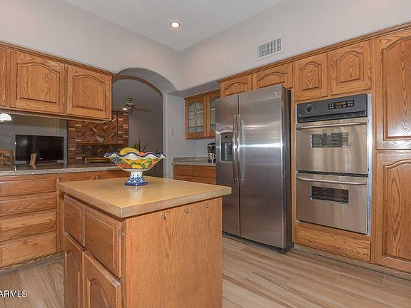 5th image of 7031 W Willow Ave