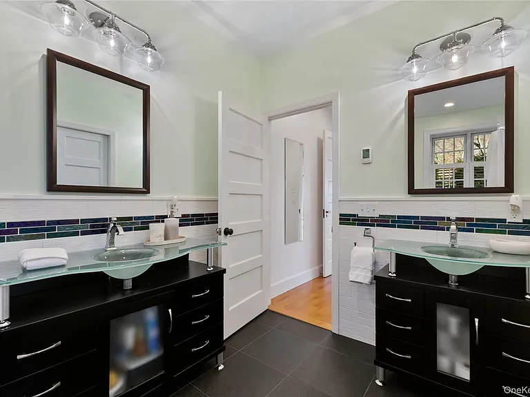 50 Cove Rd — Photo 17